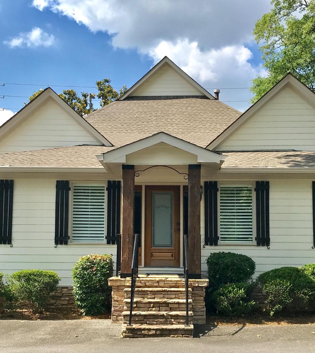 front office of Hosaka Family Dental in Smyrna, GA